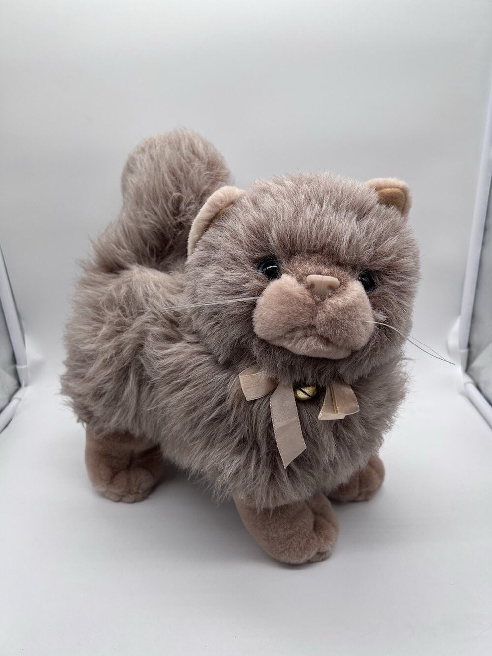 Vintage Chosun International Standing Persian Tan Cat Blue Eyes Bow w/ Bell 11”